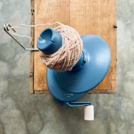 Clover Yarn Ball Winder