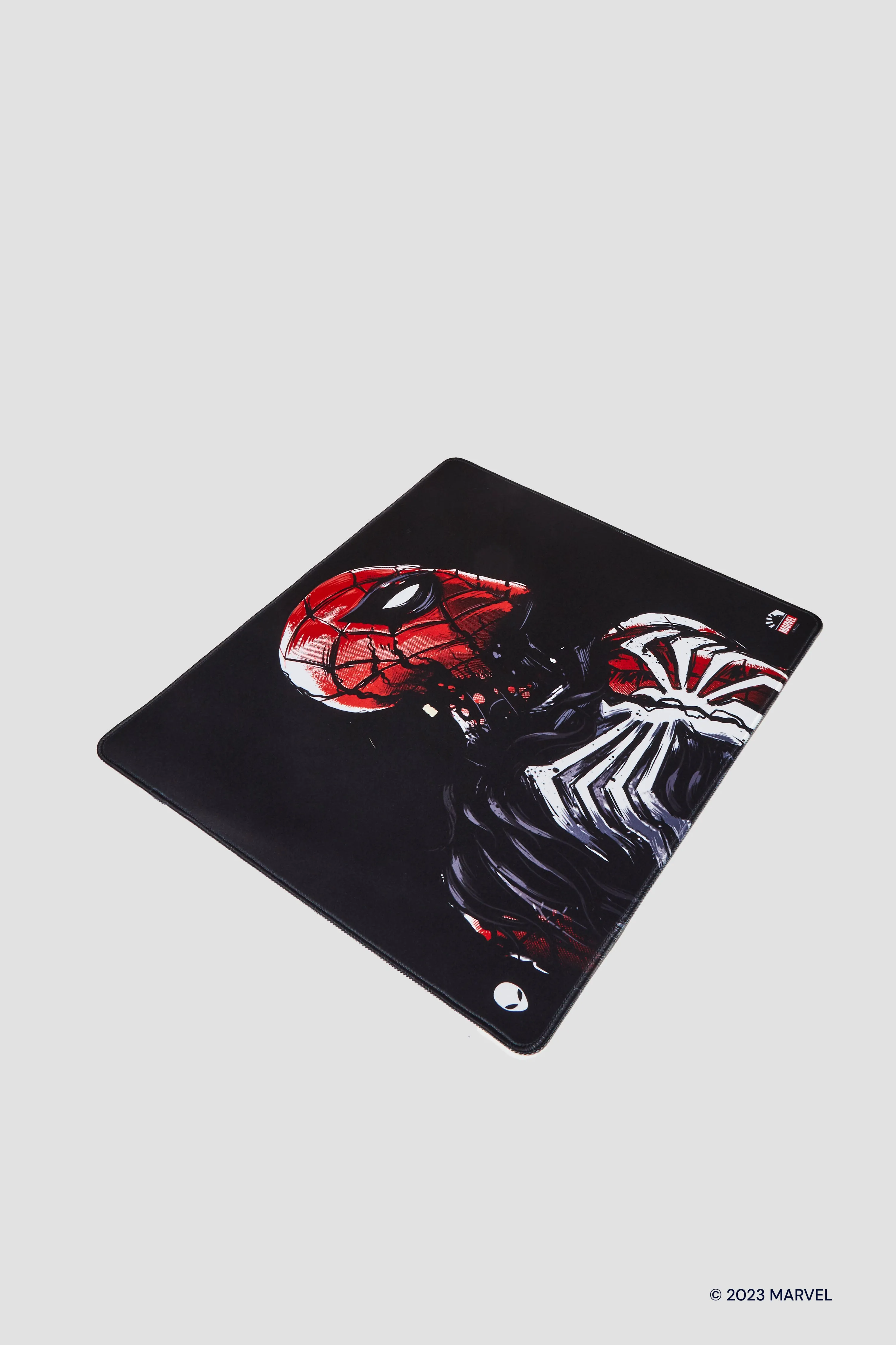 LIQUID X MARVEL SYMBIOTIC BOND MOUSEPAD